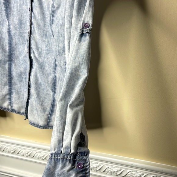 Guess Button Down Women Shirt - Picture 3 of 6